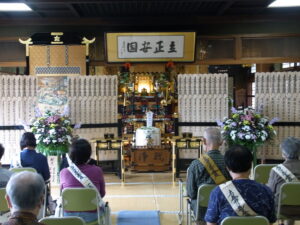 施餓鬼供養の様子